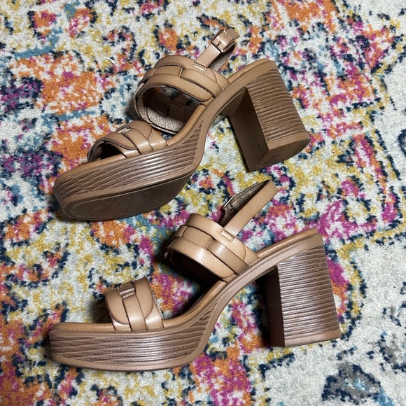 Buckle | Pierre Dumas Woven Heeled Sandal Size 10 - Picture 8 of 15